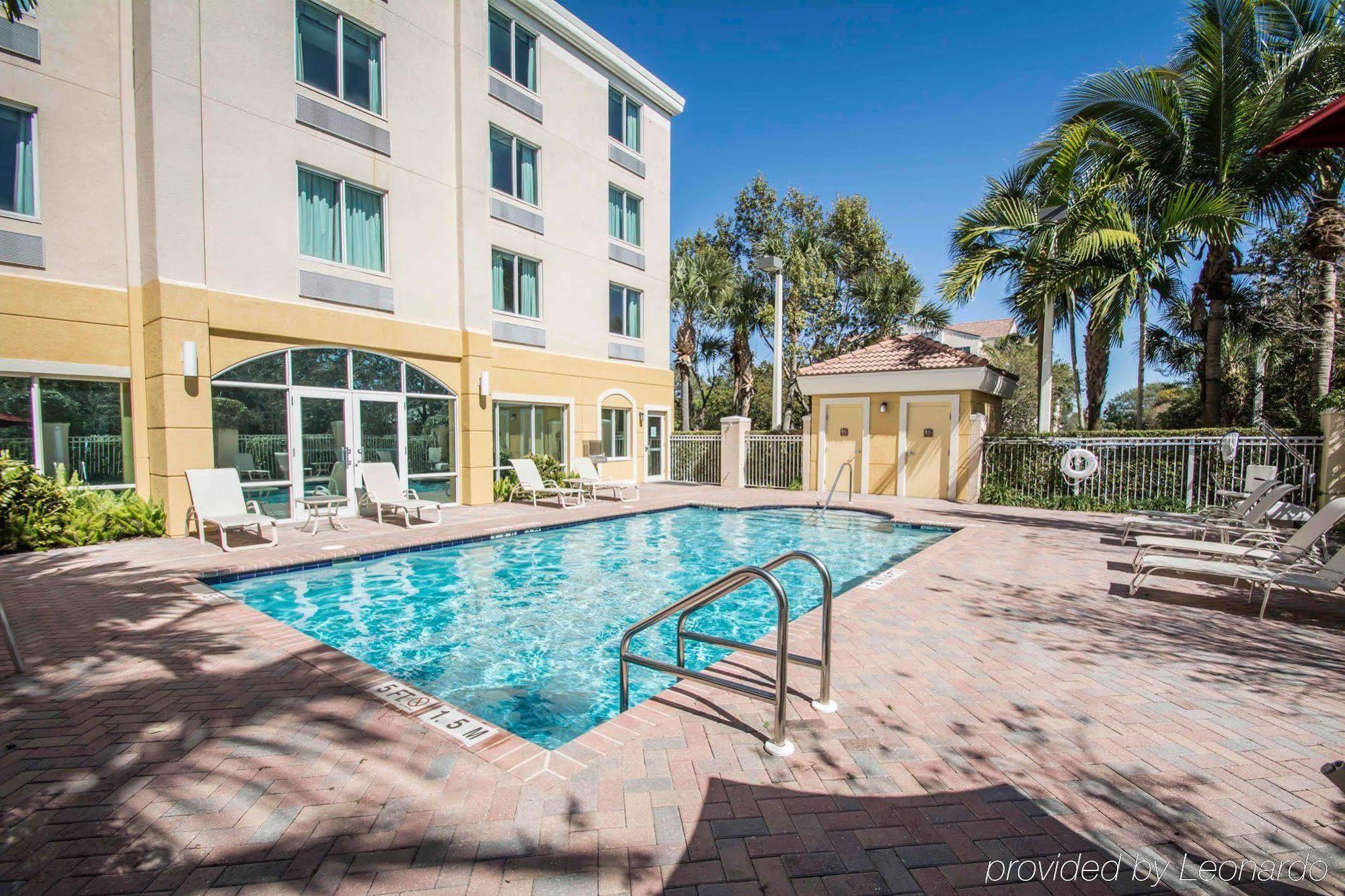 Comfort Inn & Suites Jupiter I-95 Екстериор снимка