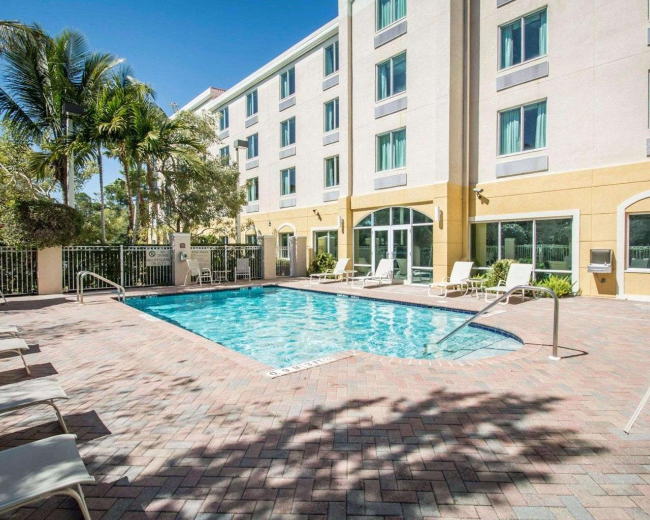 Comfort Inn & Suites Jupiter I-95 Екстериор снимка